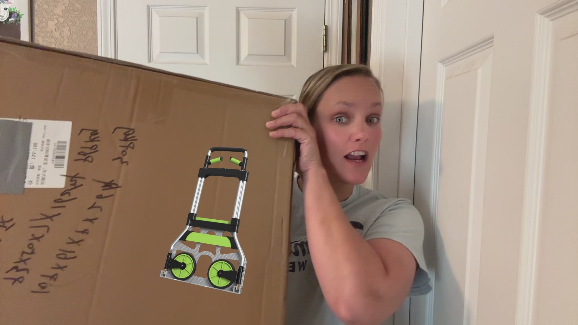 Customer demonstrating the lightweight and adjustable features of the Leeyoung aluminum dolly